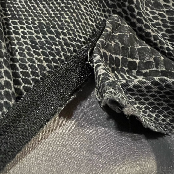 Briggs Petite Snake Print Mini Skirt (Sz 8) - Picture 5 of 10